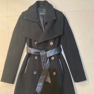 Beautiful most have for formal dinners/occasions!